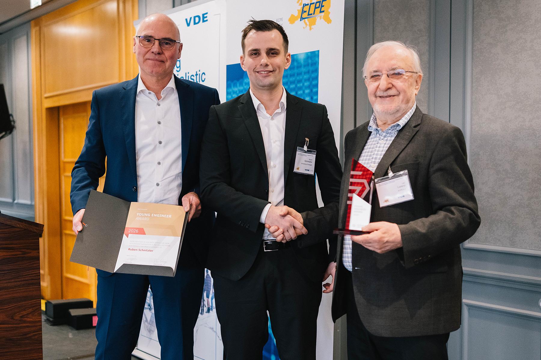 in the photo f.l.t.r: Peter Beckedahl, Ruben Schnitzler, Prof. Dr. Leo Lorenz